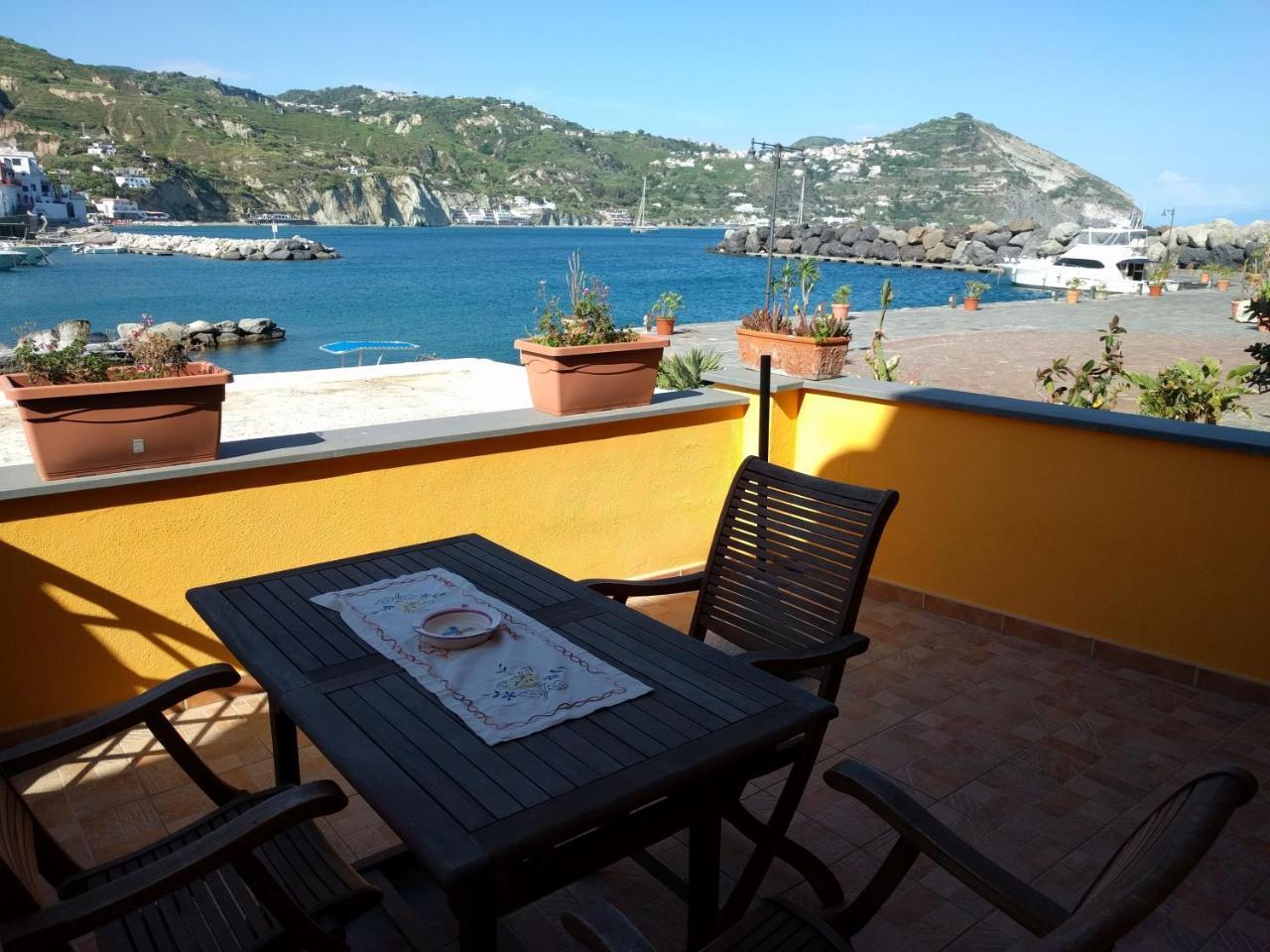 Hotel Conte - S. Angelo Bay セッラーラ・フォンターナ エクステリア 写真